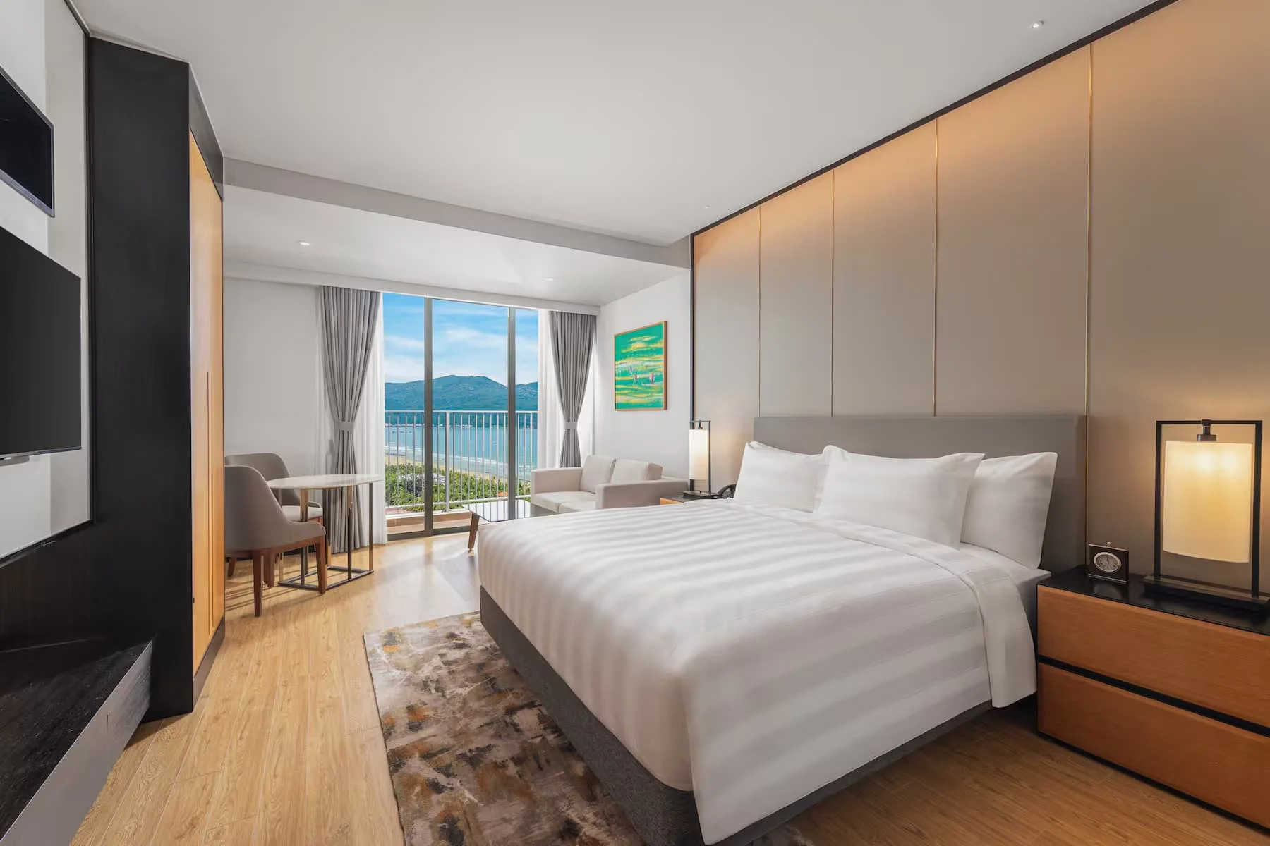 Deluxe City View – Wyndham Soleil Đà Nẵng